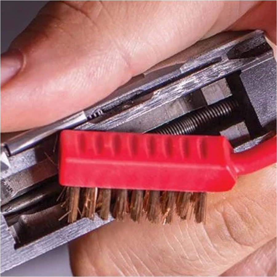 Zestaw szczotek i skrobaków do czyszczenia broni Real Avid Accu-Grip Picks & Brushes 4/5